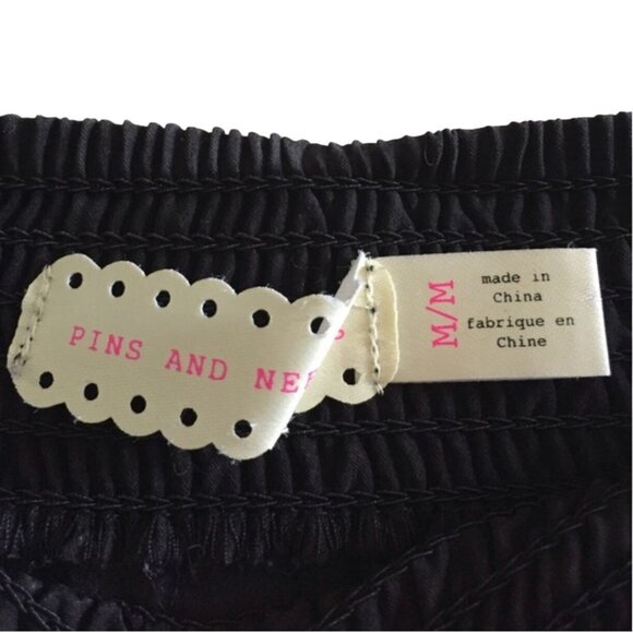 Urban Outfitters Black Silk Ruffled Mini Skirt Women's Size Medium Excellent ver - Picture 3 of 3